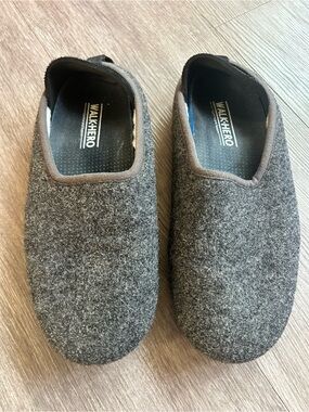 Women's Gray Wool Slip-On Slippers